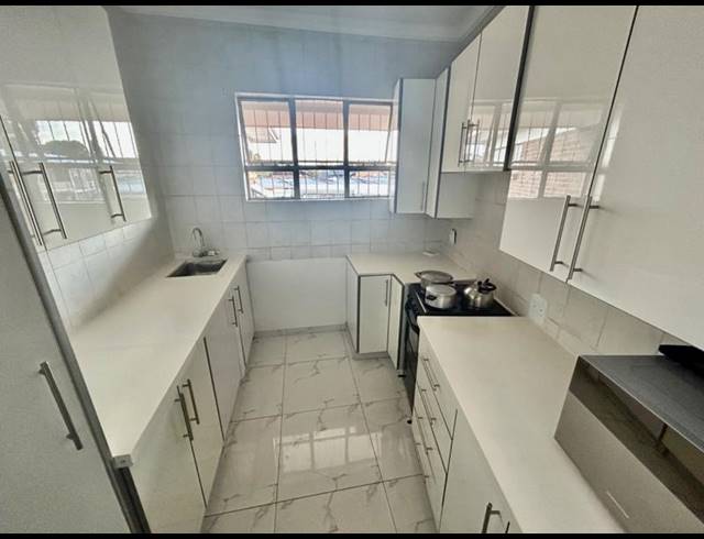 3 BEDROOM APARTMENT FOR SALE IN VANDERBIJLPARK CW 6
